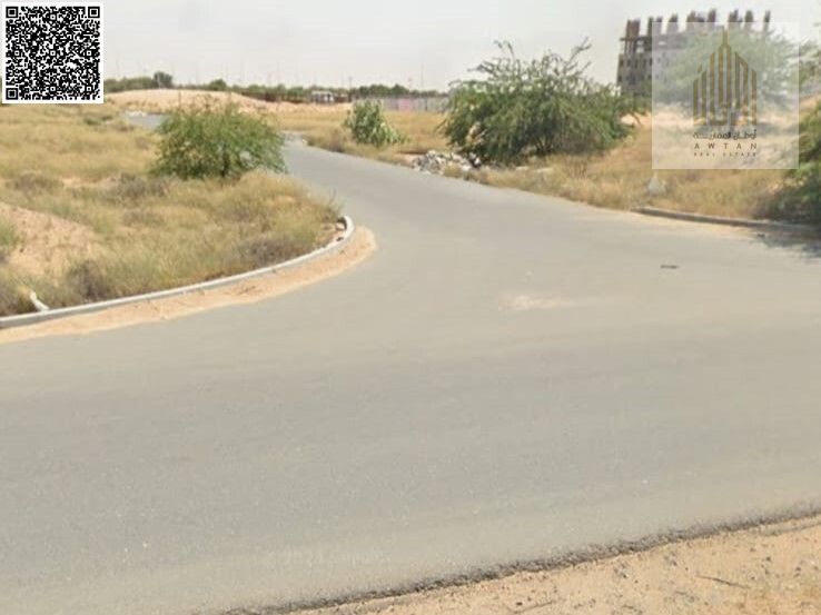 Commercial land in a prime location, large area, permit for sale of apartments