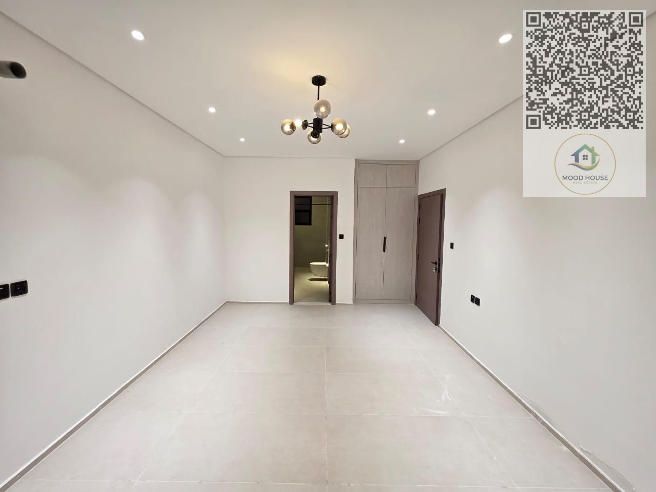 Townhouse for Sale – Project 73, Al Helio 1 – Ajman A modern three‑floor townhouse with a rooftop sitting area, offering spacious interiors and a f