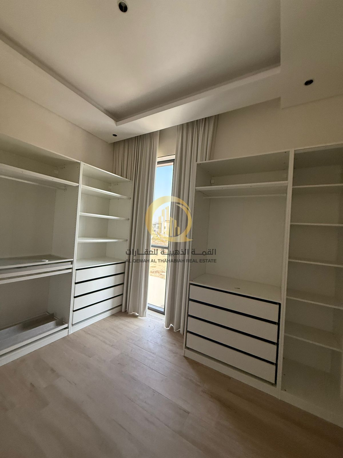 For sale: a residential villa in Al-Houshi, Al-Badiyah district, Sharjah. Prime location, second plot from the commercial street and Maliha Street. Fr