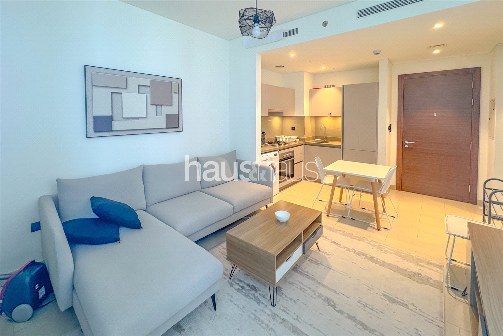 Vacant now | Furnished | Modern Layout