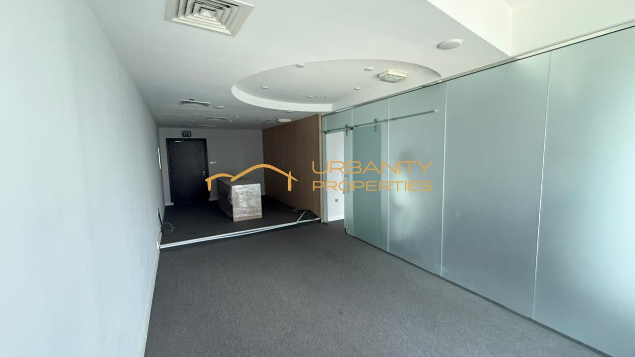 Spacious Office | Lake Central | 690 Sqft