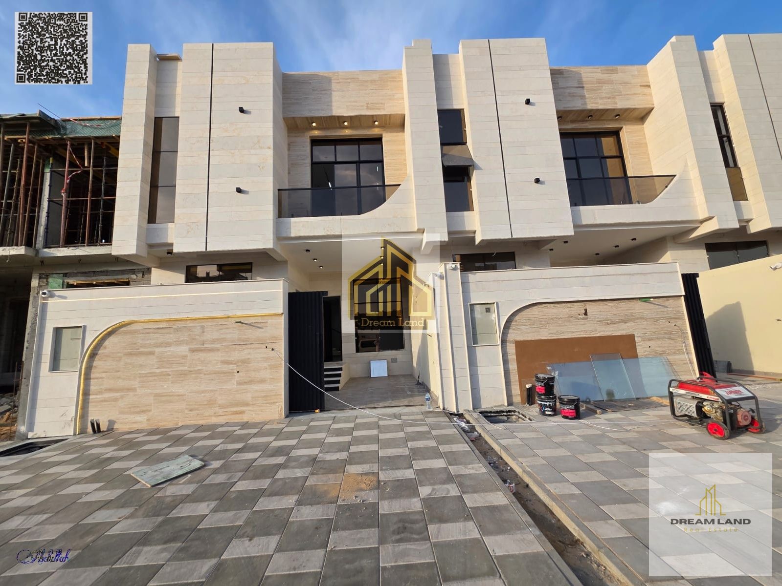 Villa for sale in Al-Haliyo – Modern design with ample space for families. 5 bedrooms | Majlis and living room | Two floors and a roof | Includes regi