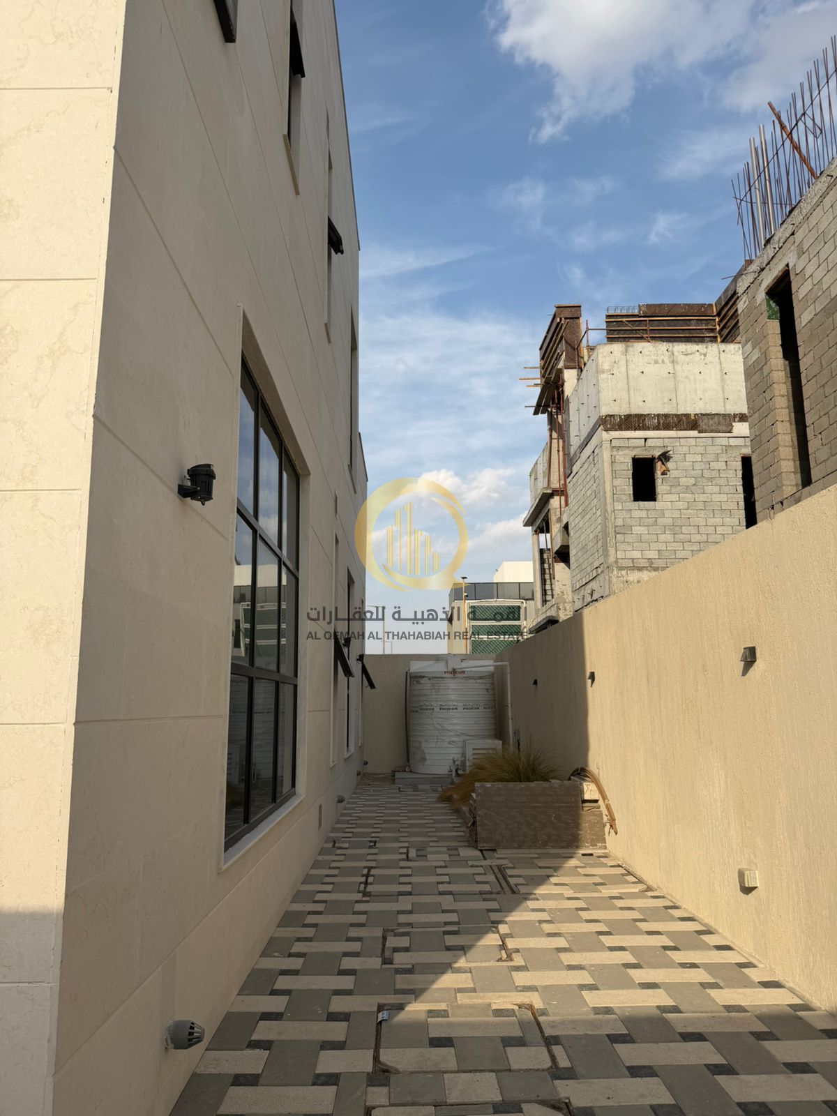 A luxurious villa in Al-Houshi with a land area of 3150 square feet
