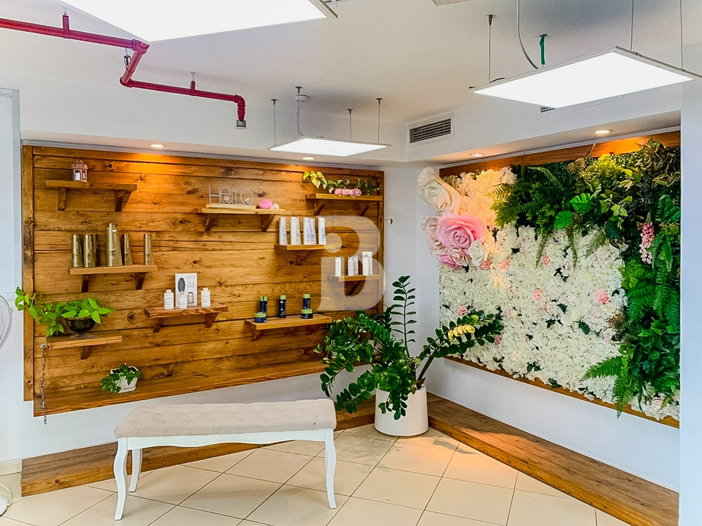 Retail Move-in 31 March | Fitted shop Spa