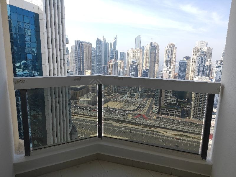 Spacious | High floor | close to metro |