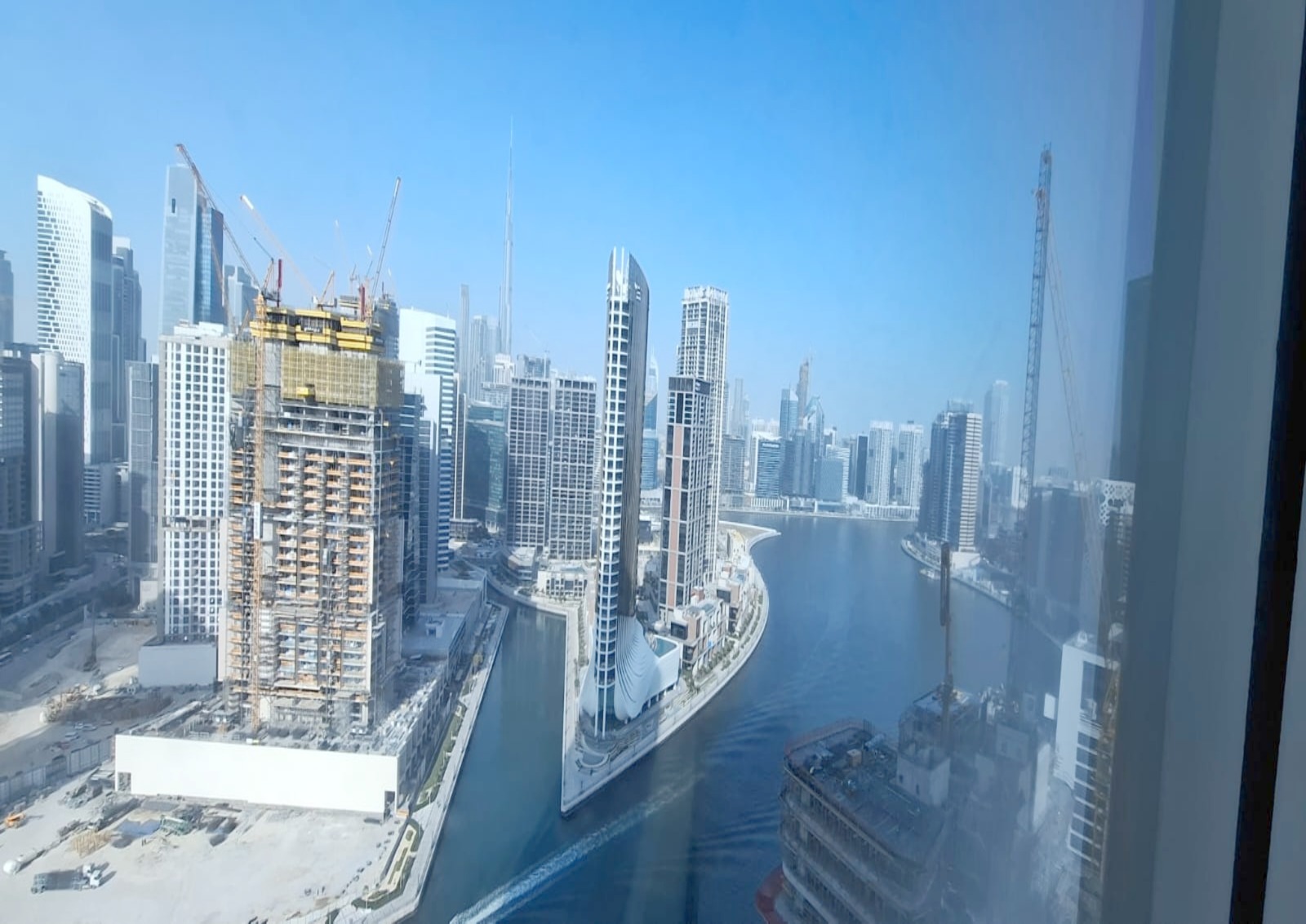 Spacious I Canal & Burj khalifa View | Prime Location
