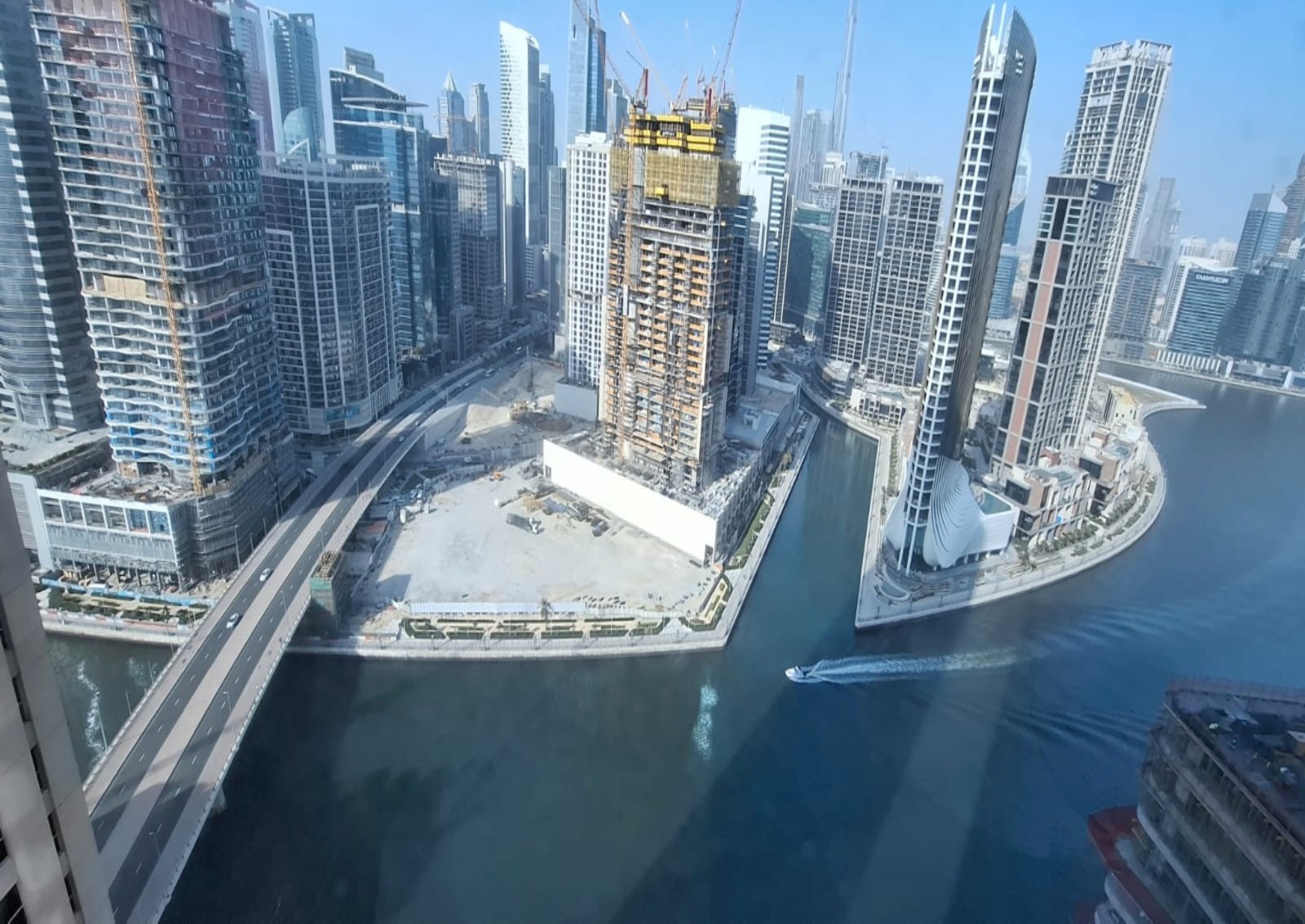 Spacious I Canal & Burj khalifa View | Prime Location