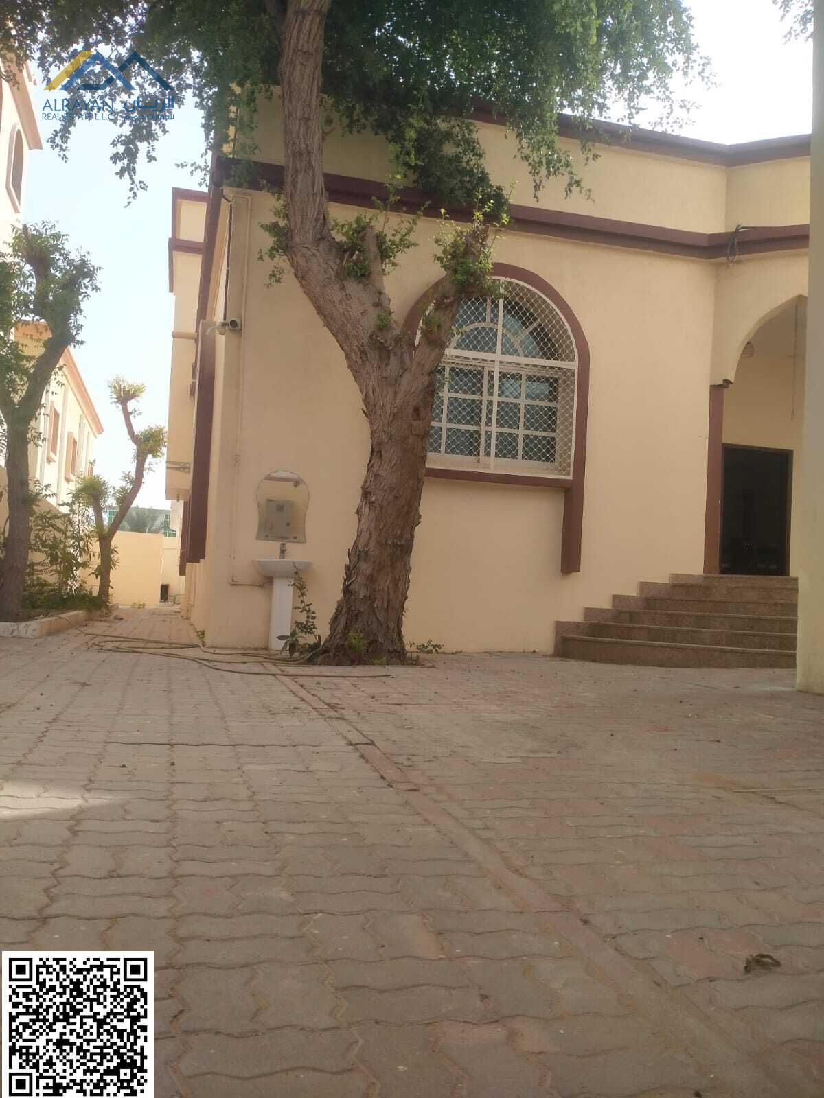 Luxury villa for rent in Rawda 2, suitable for residential or commercial use.