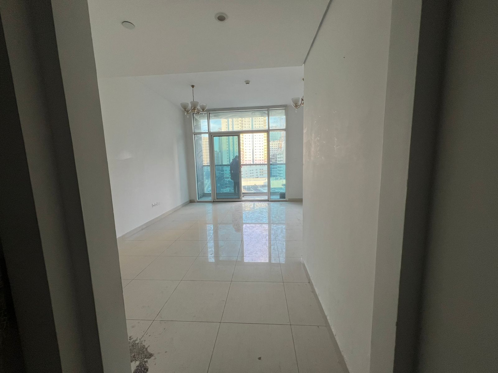 2BHK in Al Majaz 3 with balcony, built-in wardrobes and parking, prime location near services, ideal for families.