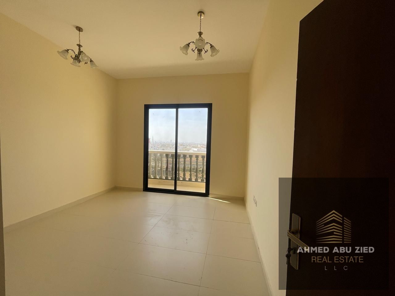 One-bedroom apartment for annual rent in Al Aaliyah, directly on Mohammed Bin Zayed Road – first occupancy – 2 bathrooms – balcony – central air condi