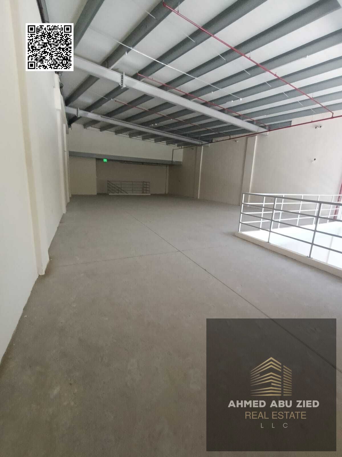 the largest hanger 4000sqft for annual rent in prime location in al jurf 2 ajman prime location near to all services and exits of dubai and sharjah >