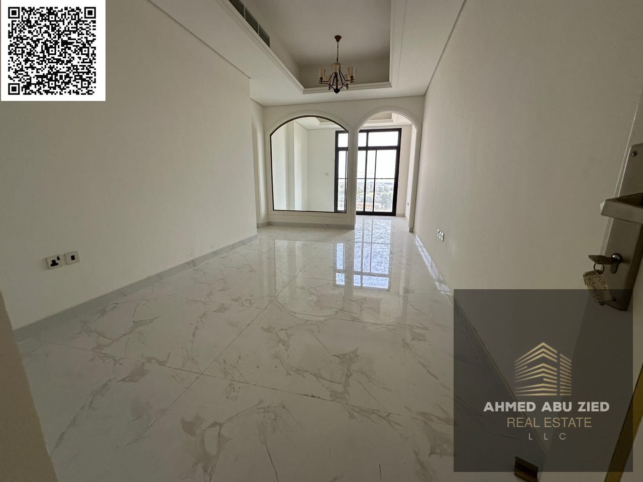 Free gym and pool | Free parking | Luxurious 3 bedrooms and living room | First occupancy | 3 bathrooms | Balcony | Built-in wardrobes | Super deluxe