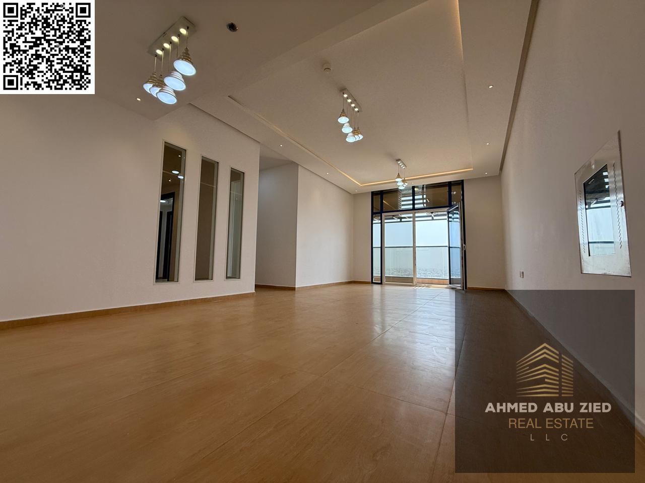 Free parking | Luxurious 3 bedrooms and living room | 2 bathrooms | Balcony | Central air conditioning | Hotel-style finishes | Prime location | Easy