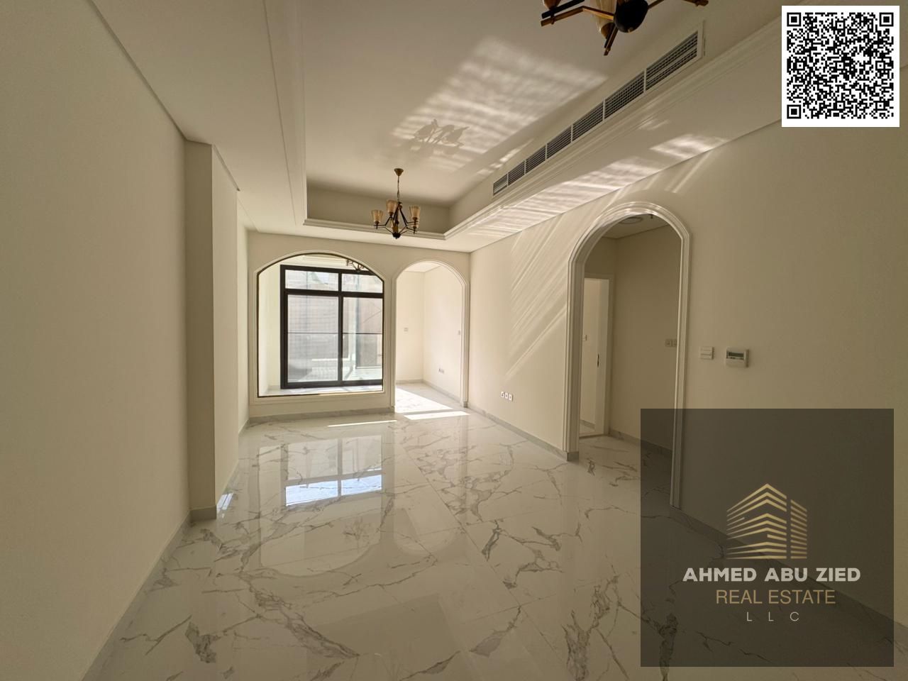 Brand-new 1BR hall + majlis in Al Tala; built-ins, central AC, balcony with nice view, 2 baths; prime location with pool + 1 month free.