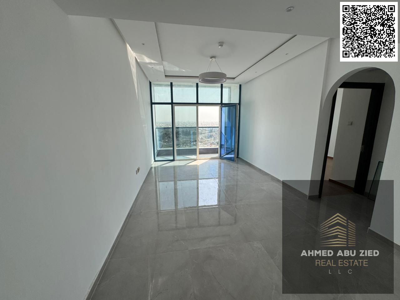Luxury 1BR apartment for annual rent in Al Nuaimiya 3, master bedroom, 2 baths, spacious living with balcony, open view, fitted kitchen, parking.