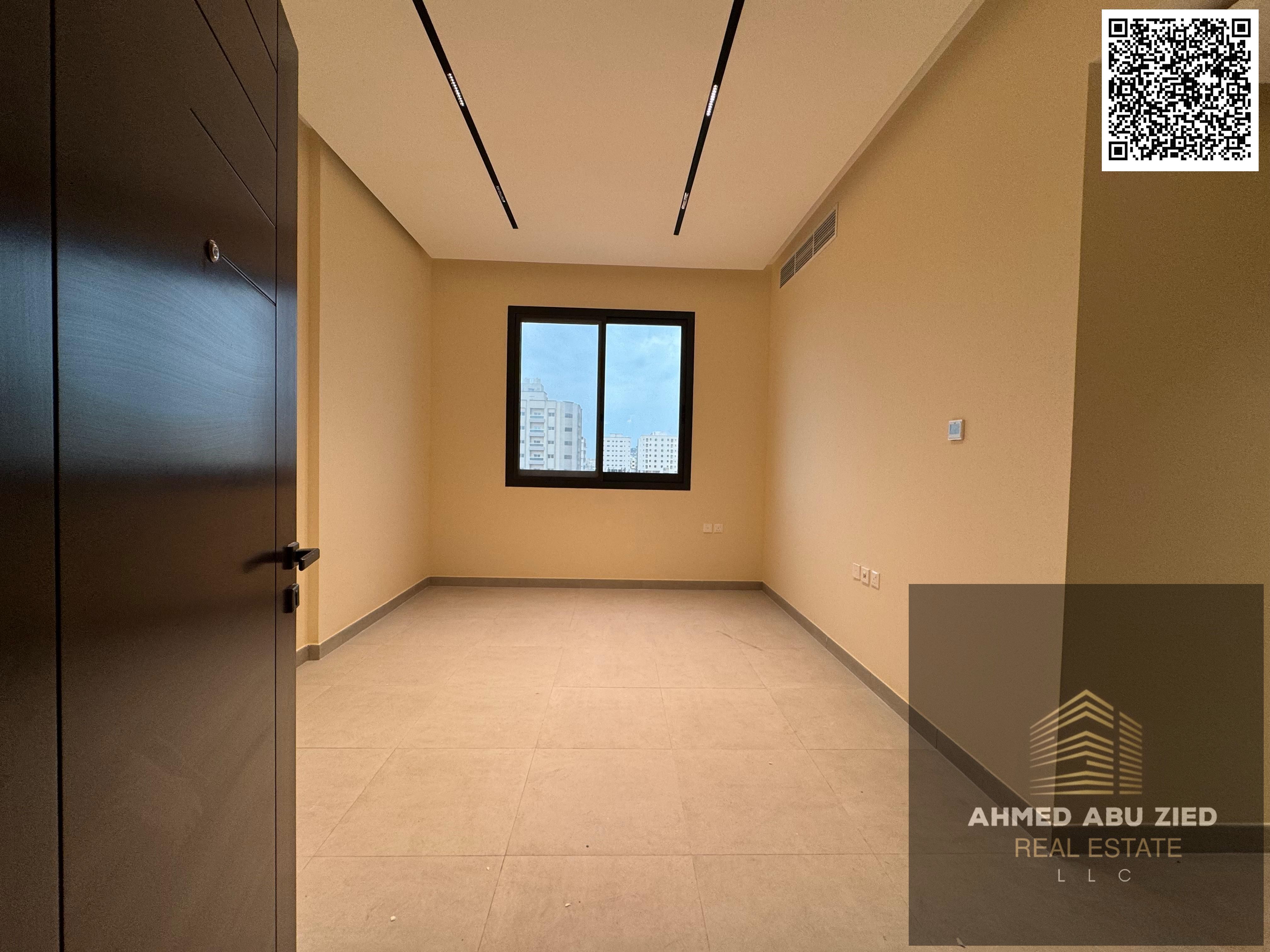Beautiful first-tenant 2BR apartment for annual rent in Al Jurf 3. Large rooms, wardrobes, balcony, easy Dubai access, 1 month free.