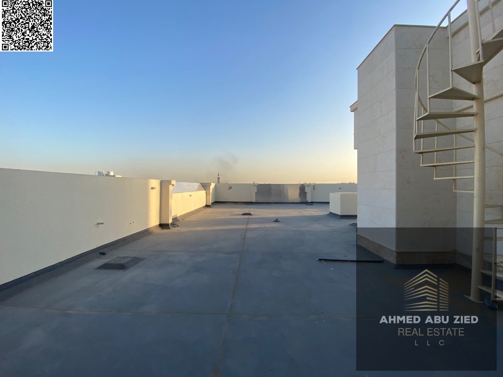 Luxury and beautiful penthouse for rent - first occupancy - new building - 3 master bedrooms - roof terrace - 5 bathrooms - living room - kitchen with