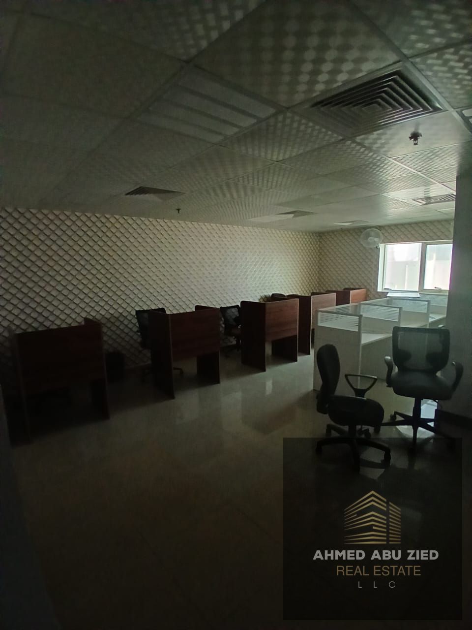 Commercial Office | Prime Location | Ready to Move In | Close to Dubai Exit | Spacious area | On Khalifa Street