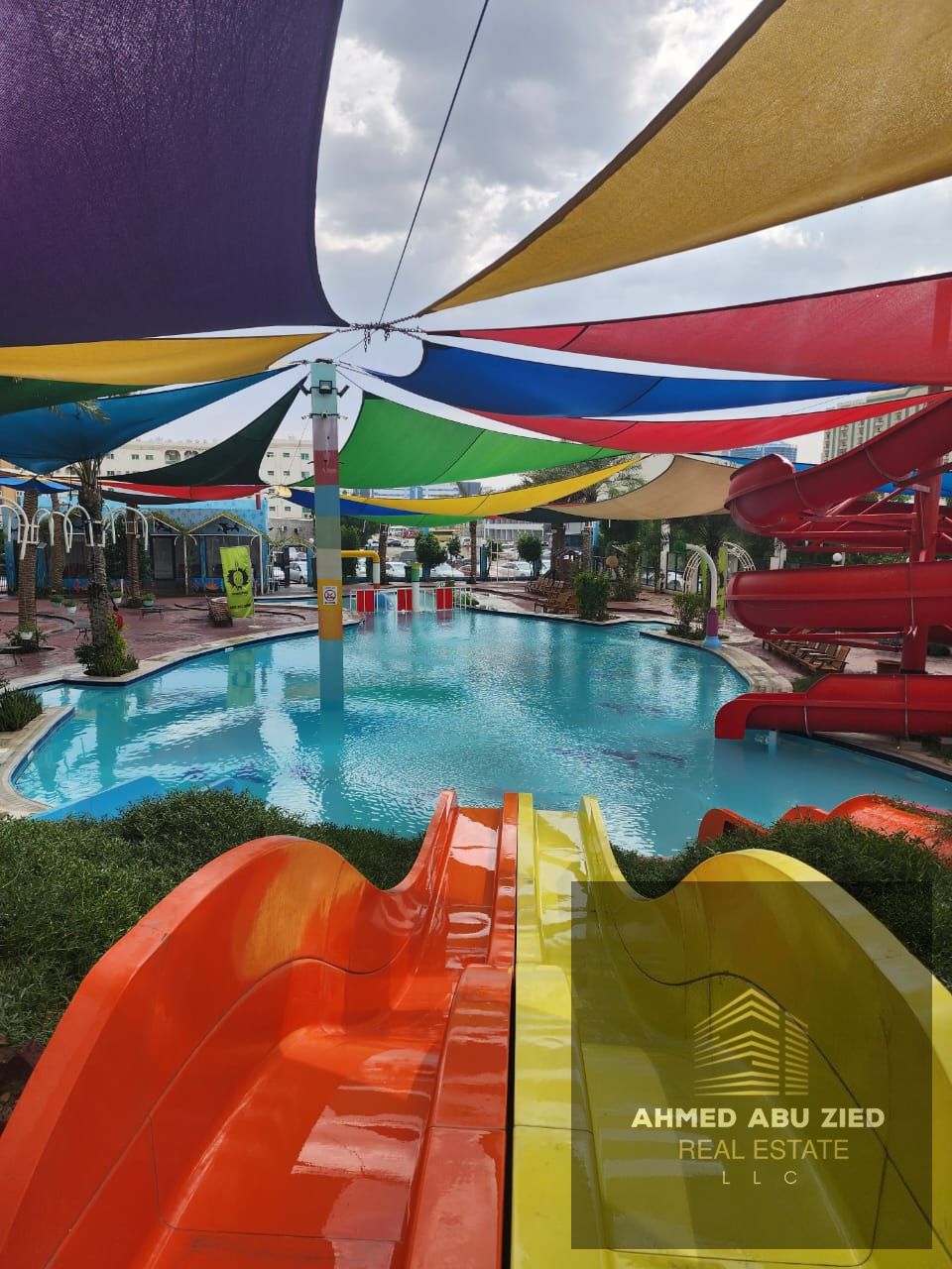 150 : **Luxury 1BR with balcony, free gym, pool & aqua park. Spacious, modern design in prime location near all servi