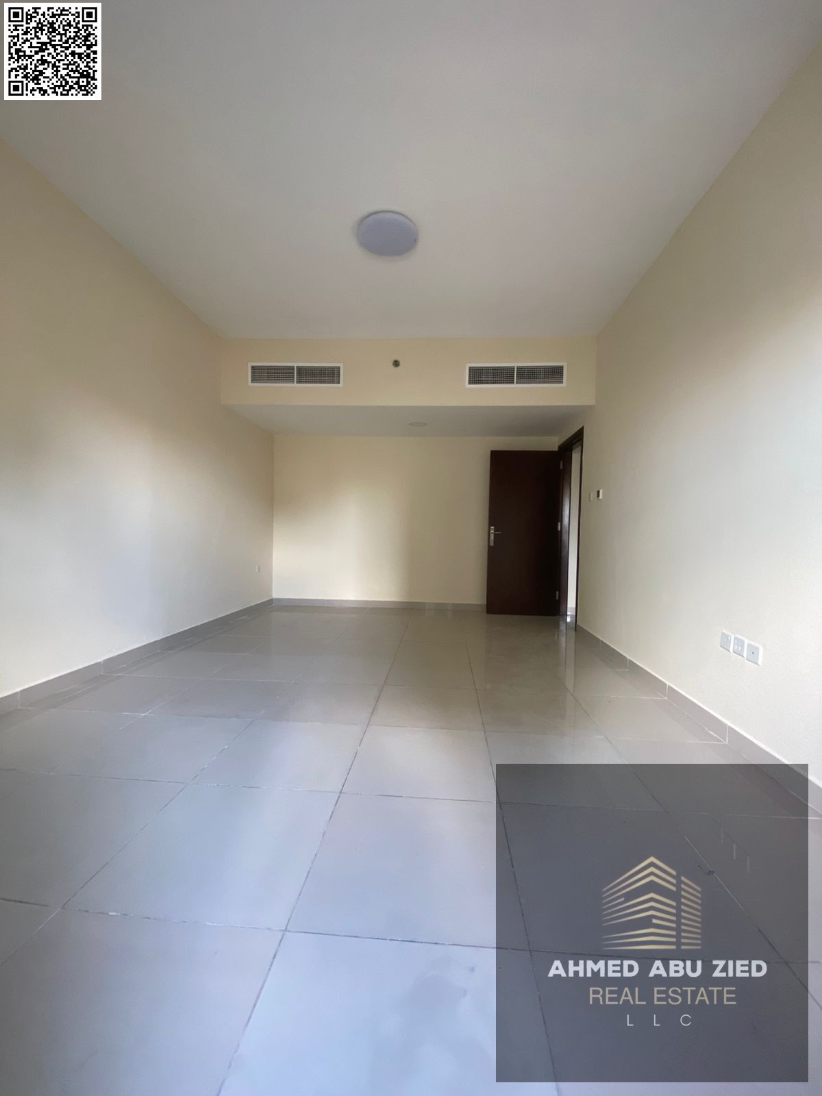 Master bedroom and living room for annual rent in Ajman - Al Nuaimiya apartment Spacious master bedroom 2 bathrooms with modern finishes Built-in ward