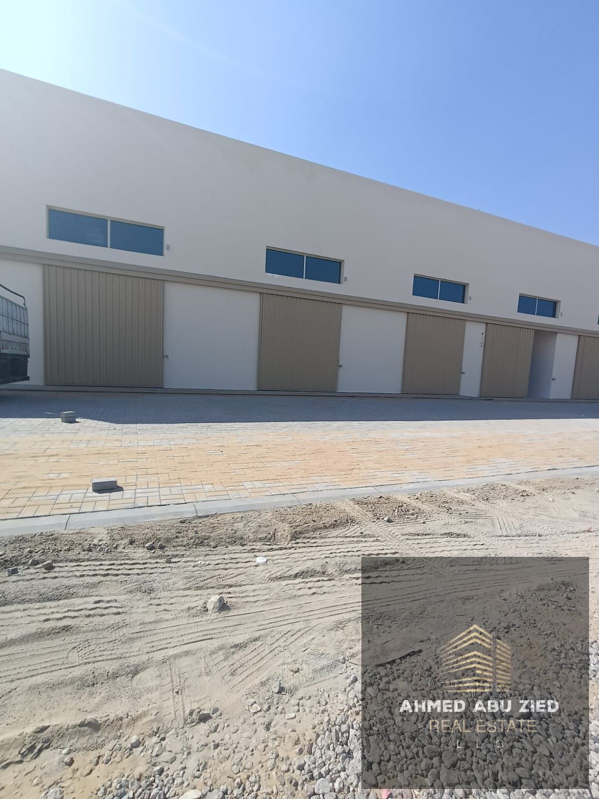 6 Warehouses for Annual Rent in Al Jurf Industrial 2 – Near Sheikh Mohammed Bin Zayed Road – Dubai & Sharjah Exit – 3,000 Sq. Ft. – AED 150,000 Yearly