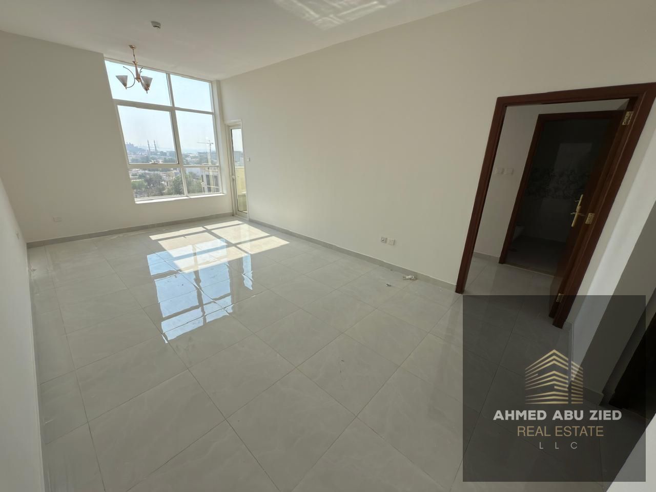 Discover one of the largest 1 BHK apartments available for annual rent in the Al Rumaila area, just steps away from Ajman Corniche. This spacious unit