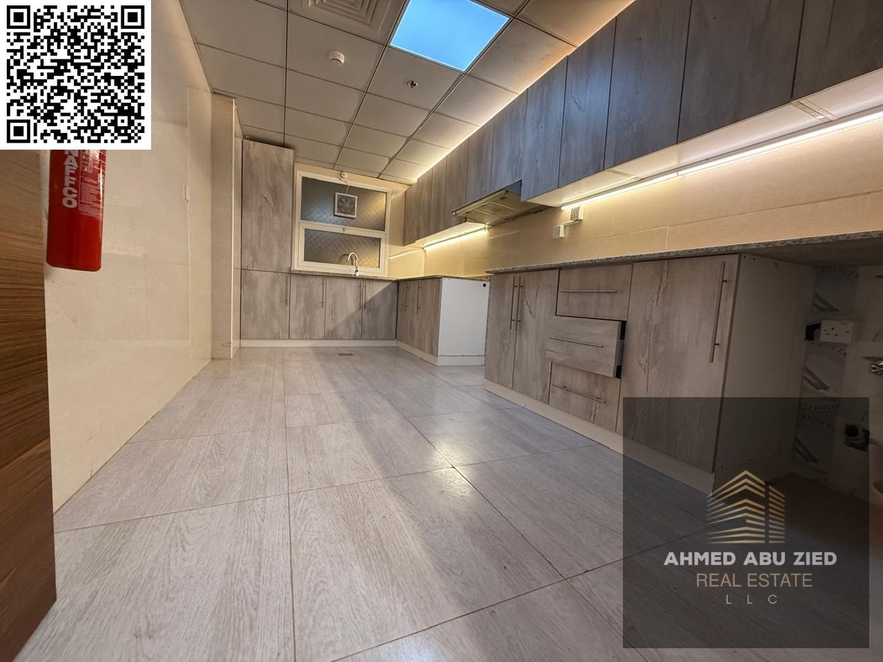First tenant at the best price, a room and a hall, central air conditioning, and an open balcony in Ajman, close to all services, with deluxe finishes