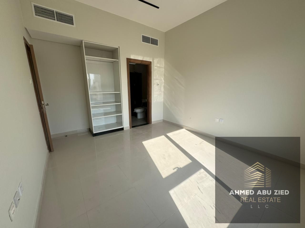 First occupancy | Three bedrooms | Three bathrooms | Built-in wardrobes | Open view | Fully equipped kitchen | Balcony | Spacious areas | Deluxe