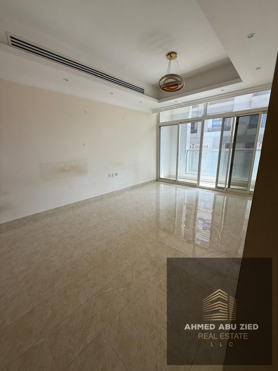 First occupancy | Three bedrooms and a living room | Three bathrooms | Balcony with an open view | Central air conditioning | Spacious areas | Deluxe