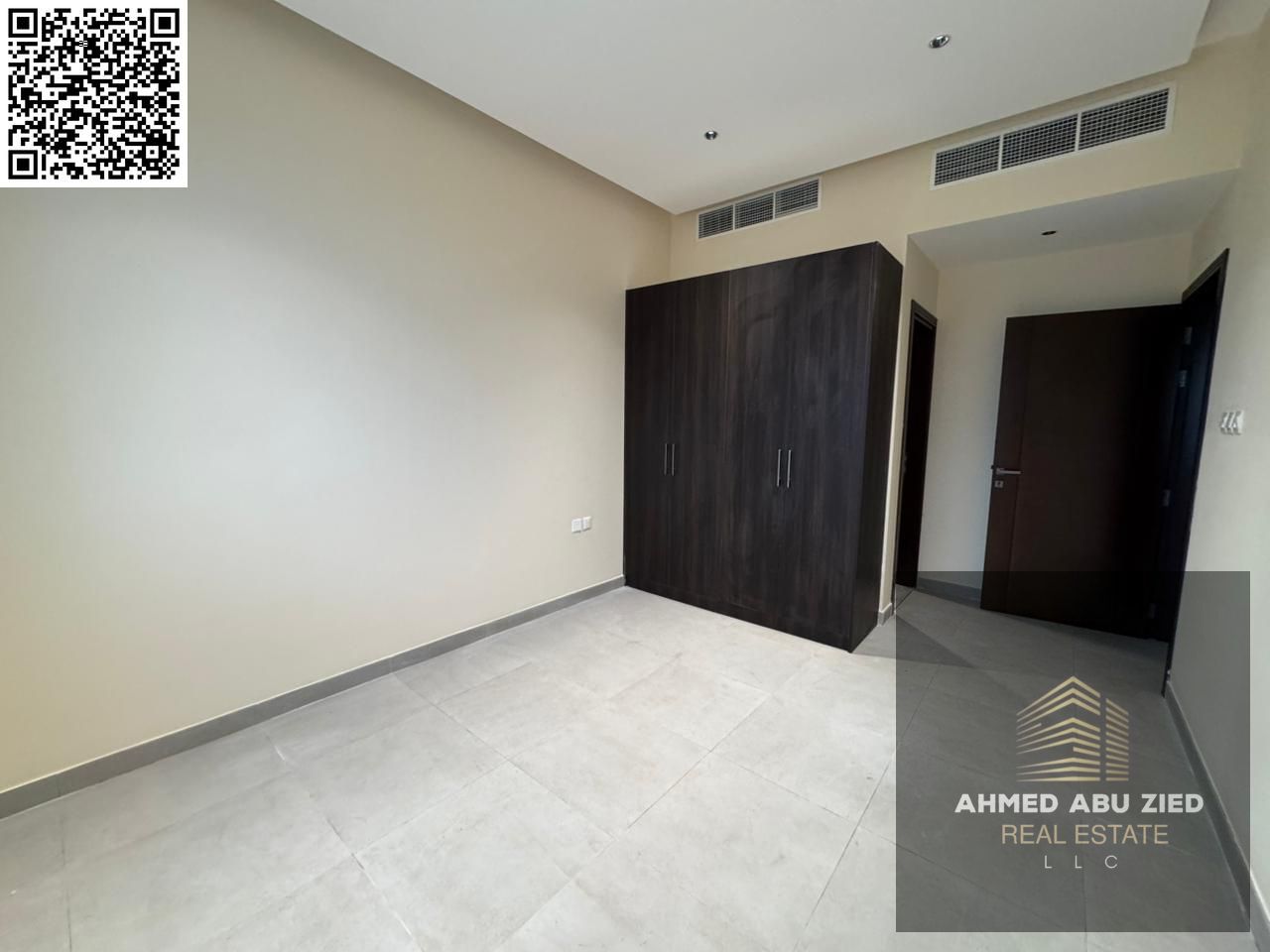 First occupancy, top-of-the-line master bedroom and living room with one month free, 2 bathrooms, built-in wardrobes, central air conditioning, availa