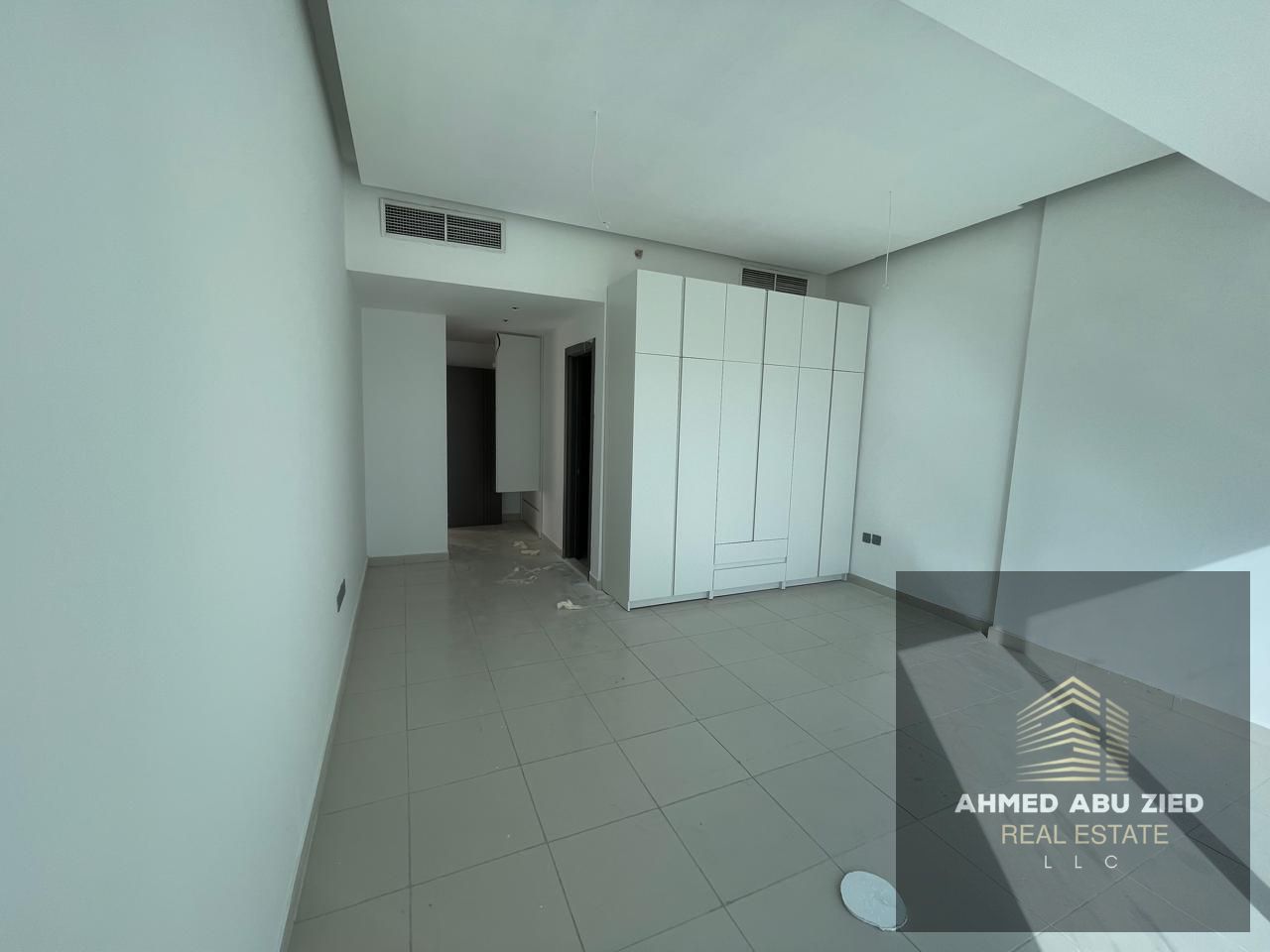 2-bedroom apartment for annual rent in Al Ameera – Ajman | Very spacious balcony with open view | 2 bathrooms | built-in wardrobe | private parking |