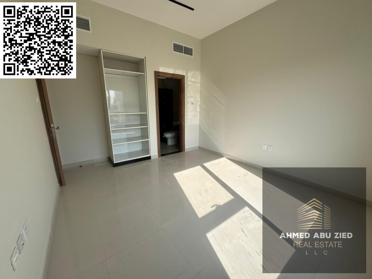 First occupancy, built-in wardrobes, central air conditioning, balcony with open view, 3 bedrooms and a living room with 3 bathrooms, excellent finish