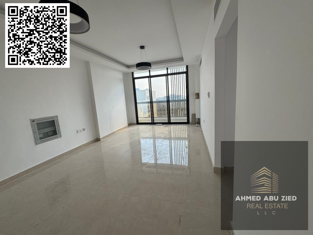 First occupancy, one month free! A luxurious, beautiful, and elegant two-bedroom apartment with a living room, three bathrooms, central air conditioni