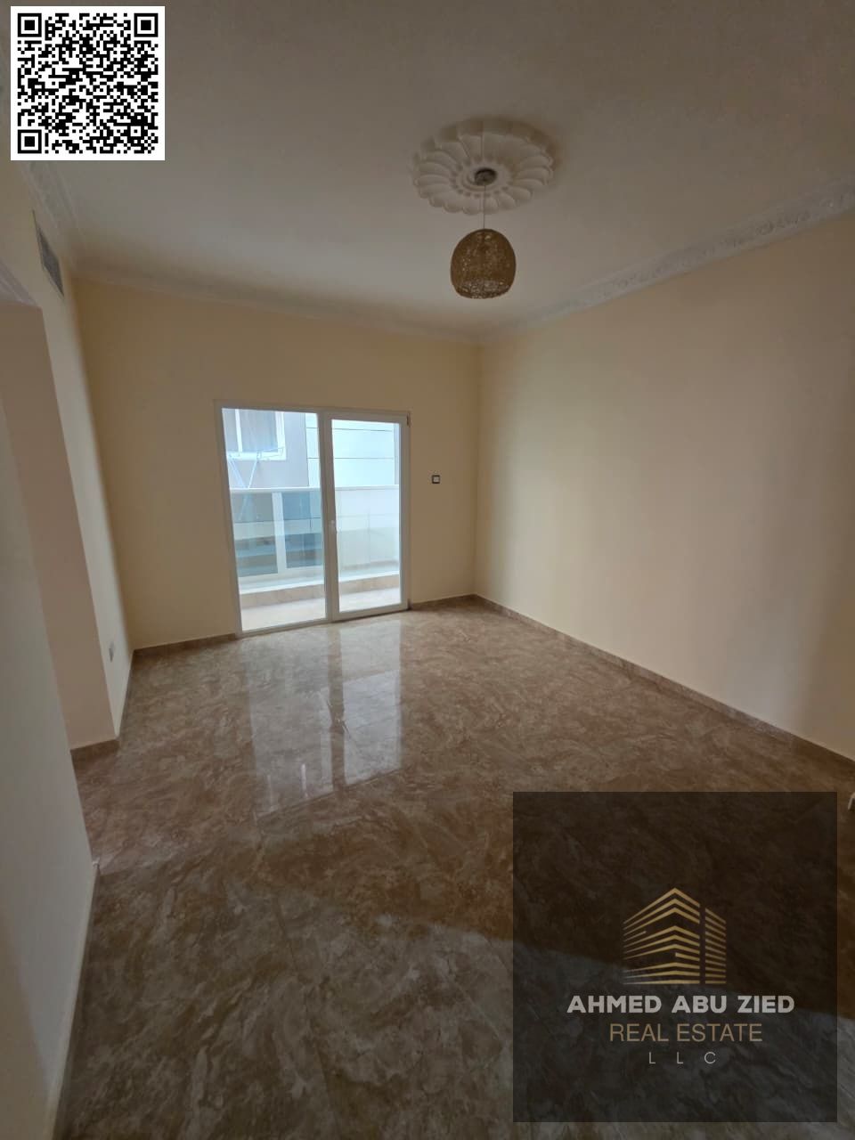 Luxury and spacious one-bedroom apartment with two bathrooms, a balcony with an open view, central air conditioning, a large kitchen, excellent finish