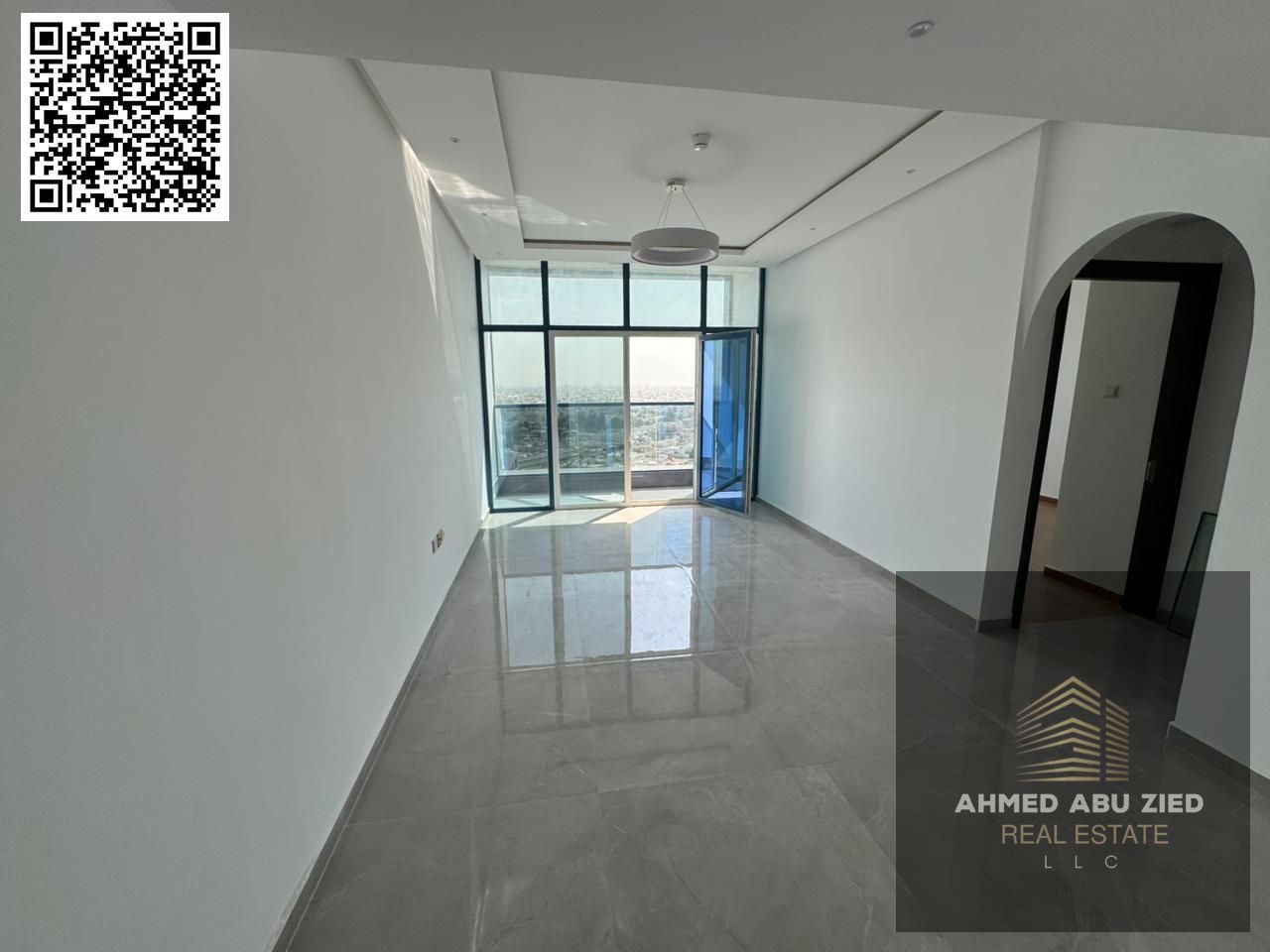 Luxury and spacious one-bedroom apartment with two bathrooms, balcony, open view, central air conditioning, excellent finishes, prime and vibrant loca