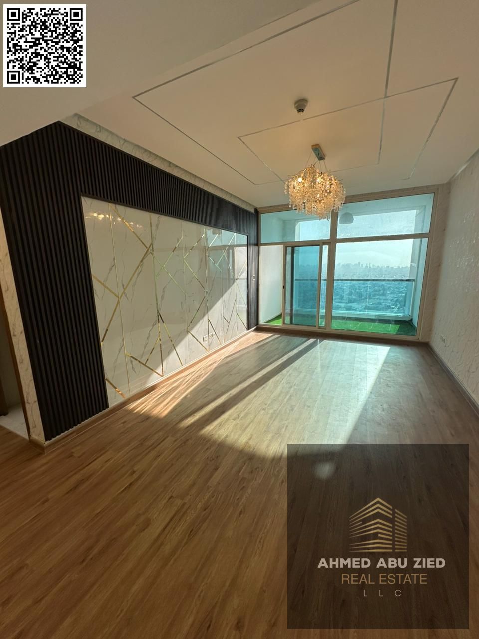 Three-bedroom apartment with a living room, maid's room, laundry room, five bathrooms, private parking, and very luxurious finishes. Available for ann