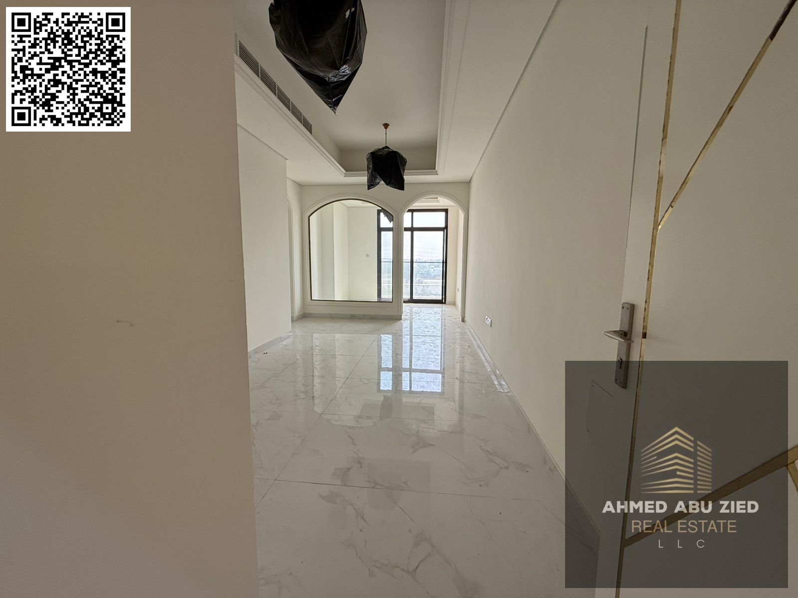 First occupancy, swimming pool, jacuzzi, one month free, built-in wardrobes, 3 bedrooms, living room, majlis with 3 bathrooms, central air conditionin