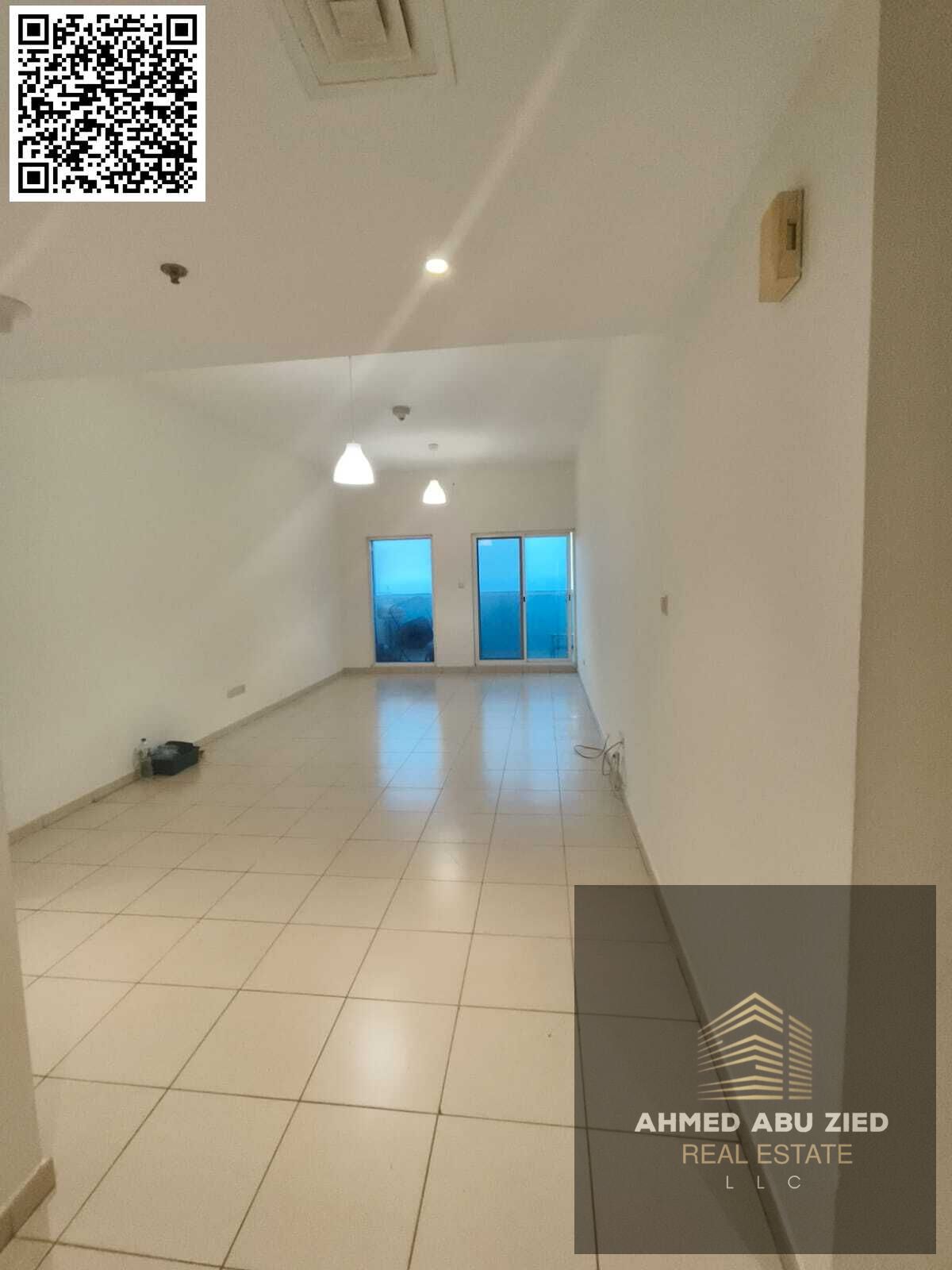 Built-in wardrobes | Laundry room | Balcony with sea view | Central air conditioning | One bedroom and living room | Two bathrooms | Prime location ne