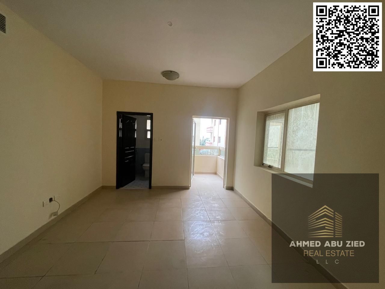 Largest and most luxurious apartment with a balcony and open view, featuring 3 bedrooms, a living room, 3 bathrooms, central air conditioning, excelle