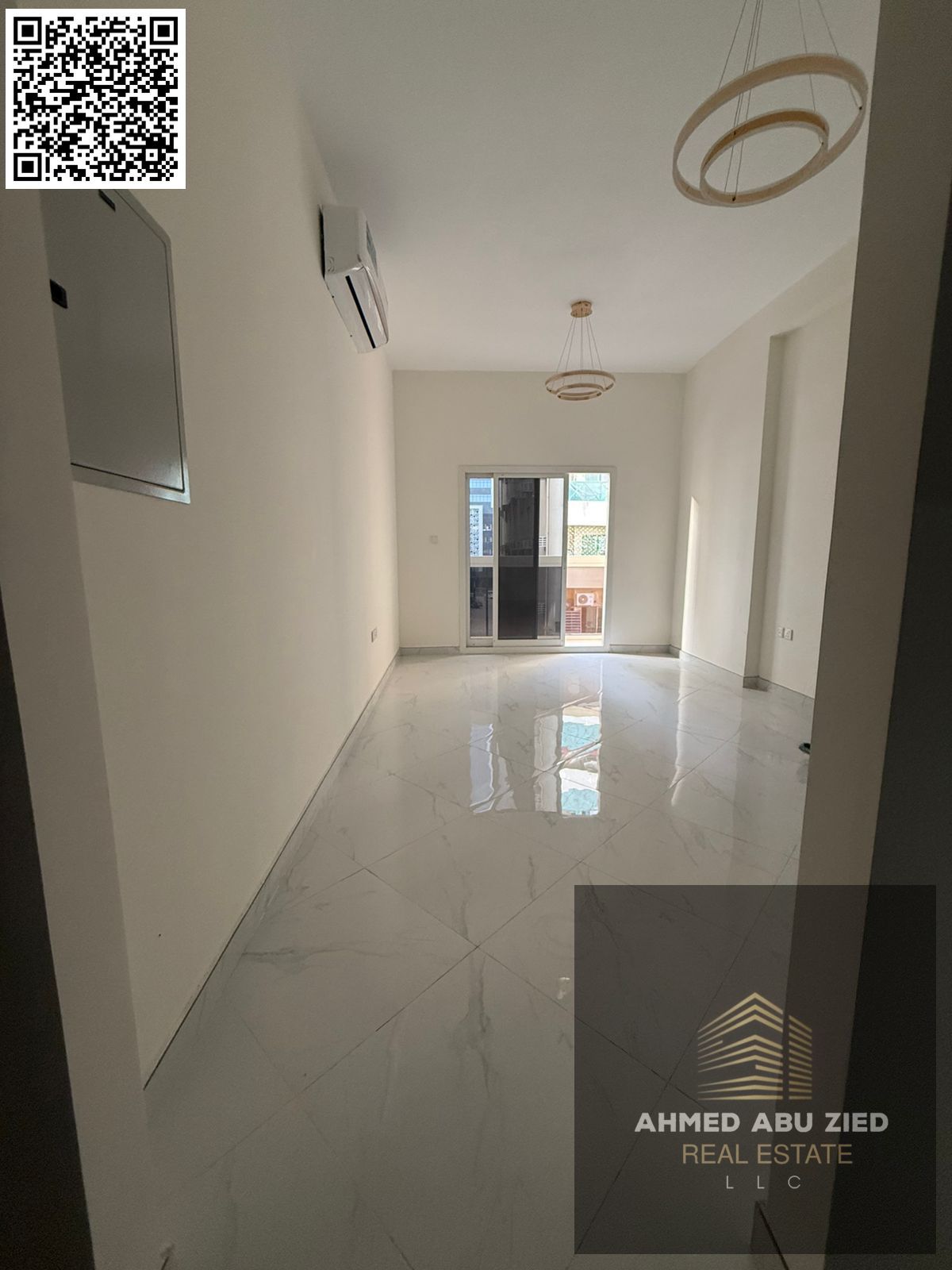 One month free | First occupant | 2 bedrooms and a living room | 3 bathrooms | Central air conditioning | Balcony with an open view | Super deluxe fin