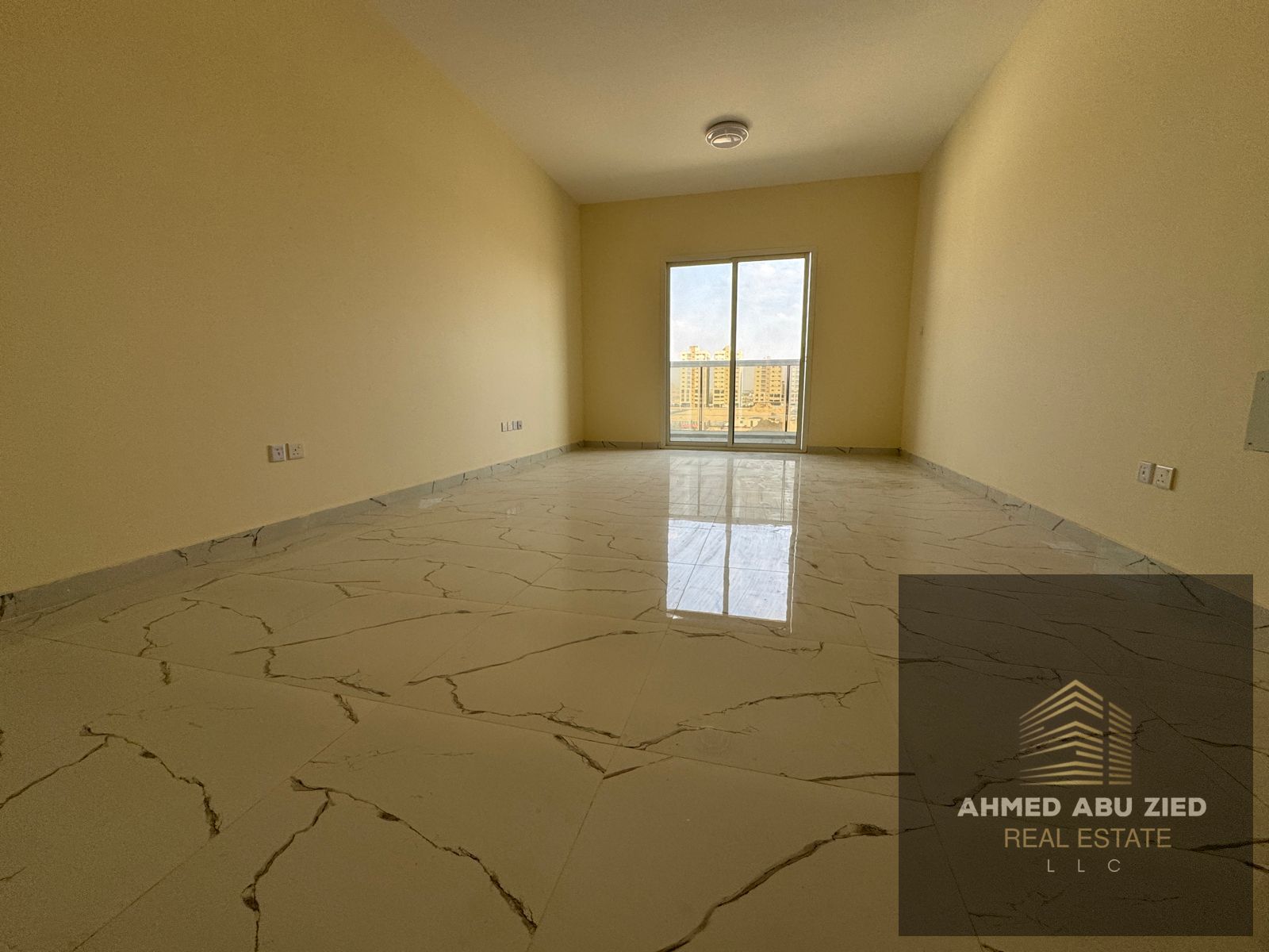 One bedroom and living room | Maid's room | New building | First occupant | One month free | Master bedroom | Flexible payment options | Up to 6 check