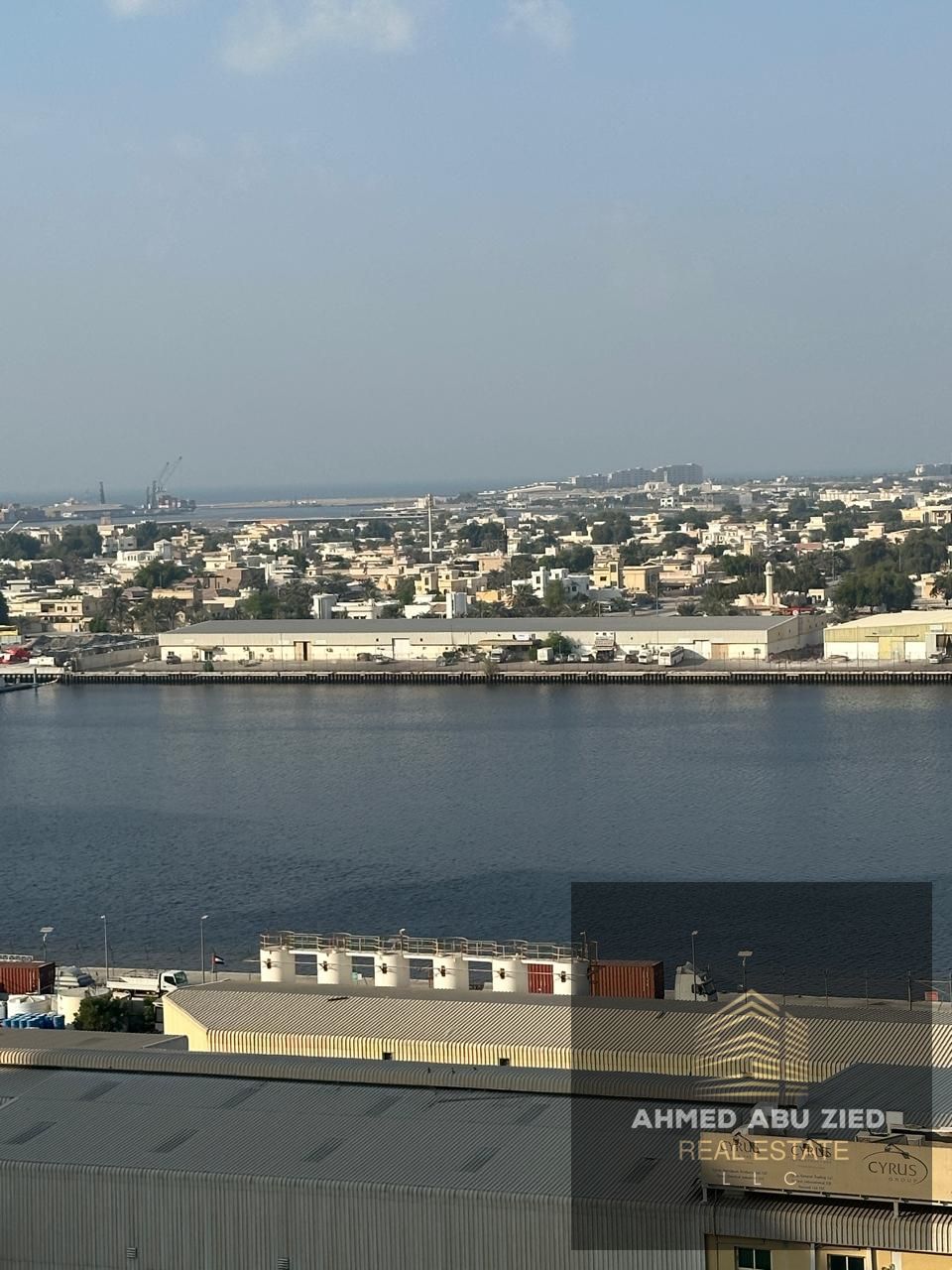 3 bedrooms and a living room, plus a maid’s room | Spacious area | With a balcony offering an open view of the Creek sea | Close to all services | Clo