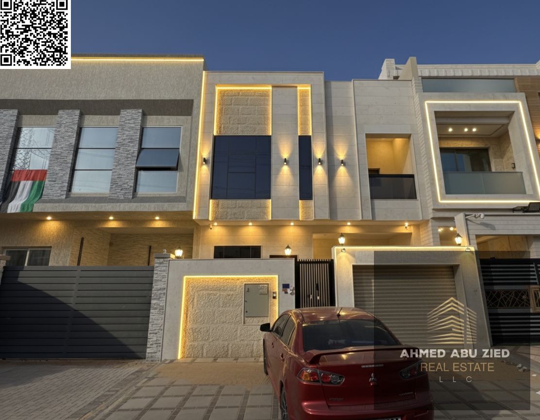 Villa for rent in Al Yasmin neighborhood, townhouse with two facades, five rooms, a majlis, a living room, and a maid's room. Large land area, prime l
