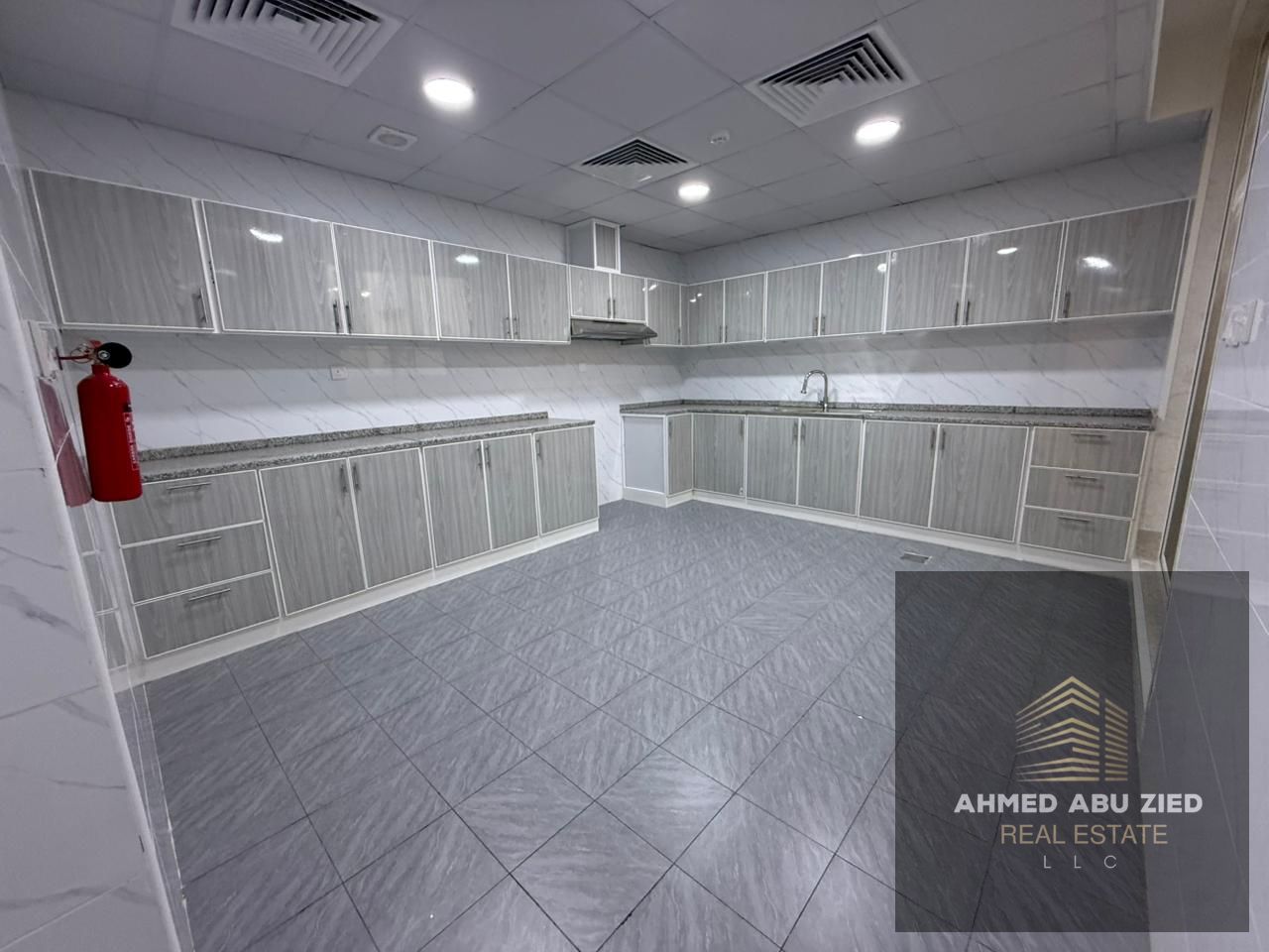 **Luxury 3BR Penthouse for Annual Rent in Al Rawda 2, Ajman – 4 Baths, Large Roof, 5 Balconies, Maid & Laundry Room**