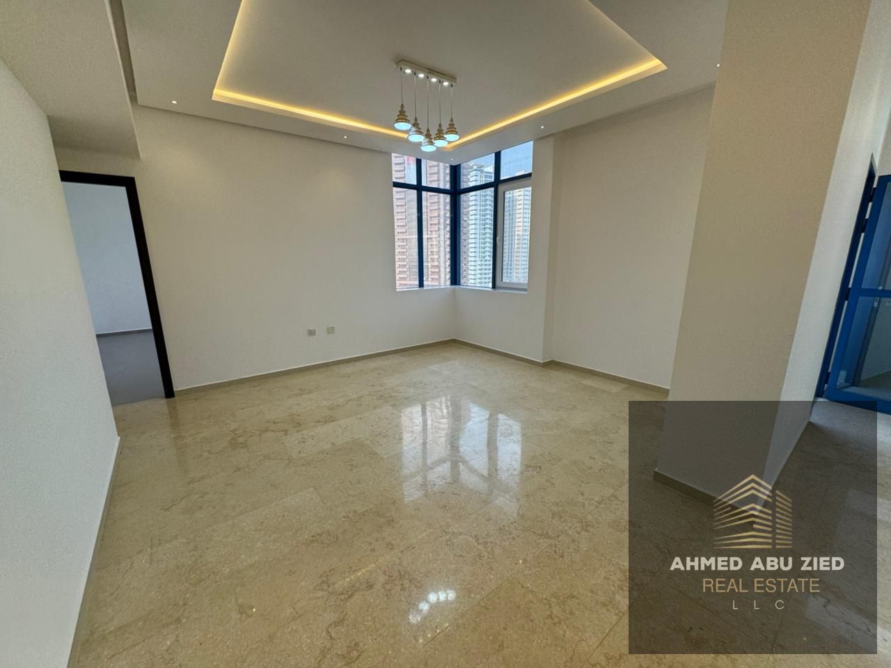 **Beautiful 2-Bedroom Apartment with Sea View for Annual Rent in Al Nuaimiya 3, Ajman – 2 Living Rooms, Balcony, Free Parking, Super Deluxe Finishes**
