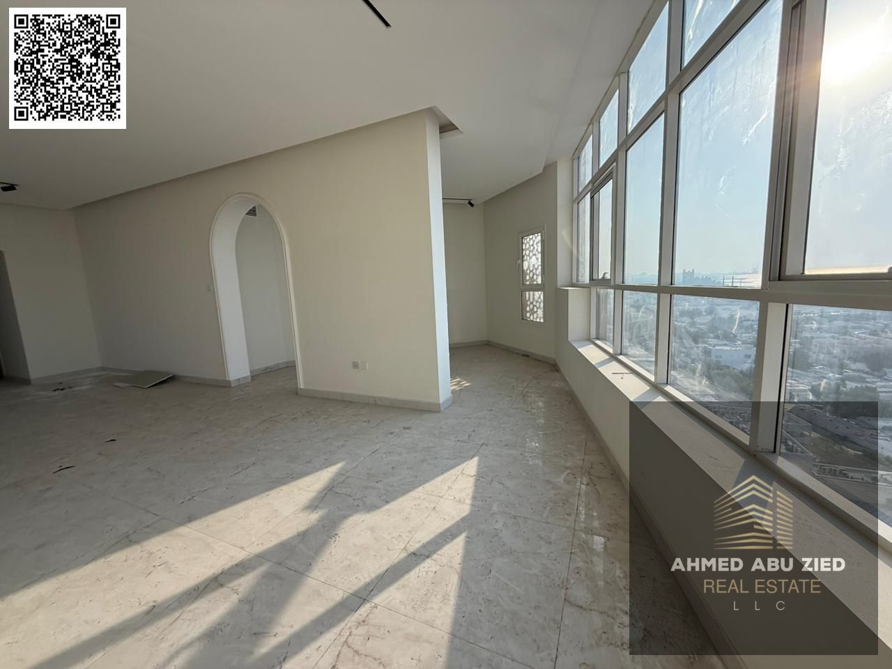 Three large rooms in Al Rumaila area, Ajman Corniche, laundry room, 2 balconies, built-in wardrobes, free parking