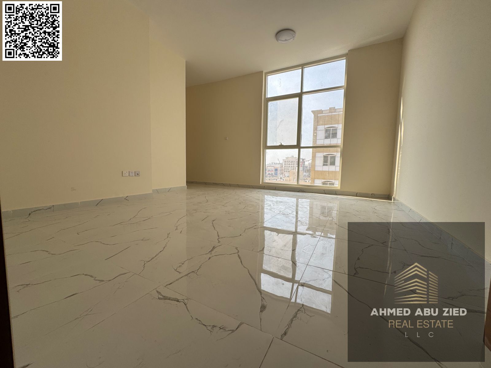 An unmissable opportunity! A luxurious two-bedroom master apartment + living room for annual rent with an open view!