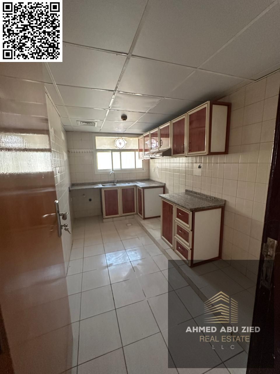 Two bedrooms and a living room for annual rent in Ajman - Al Nuaimiya, near Gulf Bridge, with a very spacious area.