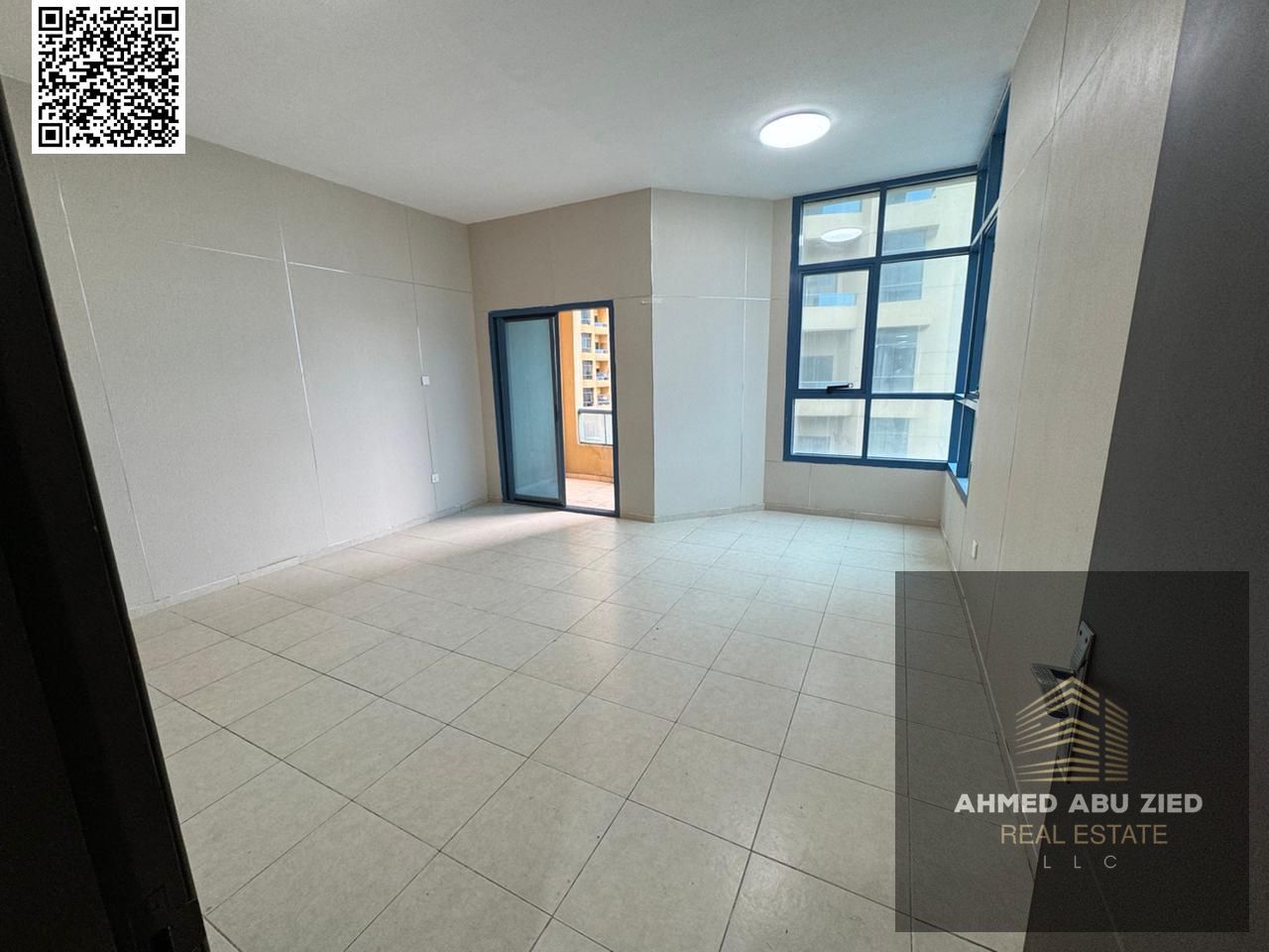 Luxurious and elegant apartment for annual rent in Al Khor Towers, Ajman. Consists of three spacious bedrooms, a comfortable living room, and four bat
