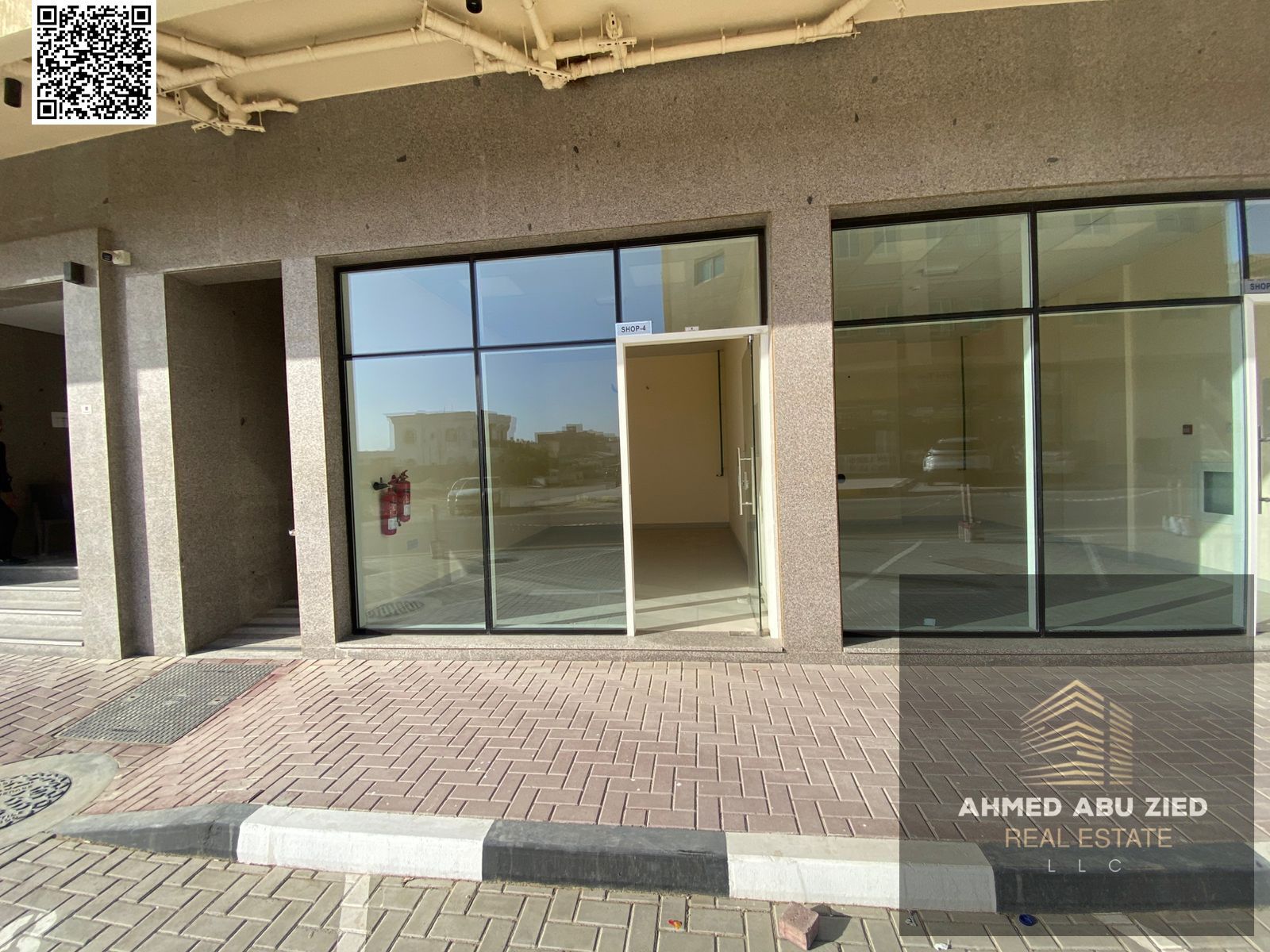 A great opportunity for small business owners and commercial offices: a shop for annual rent in Ajman, Al Rawda 3 area. Shop details: a busy commercia